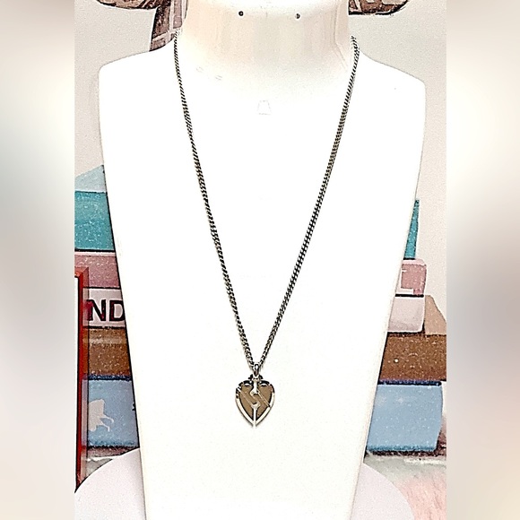 LOW START🔥🔥GUCCI Necklace pendant Heart break Sterling Silver 925 with box - Picture 5 of 12